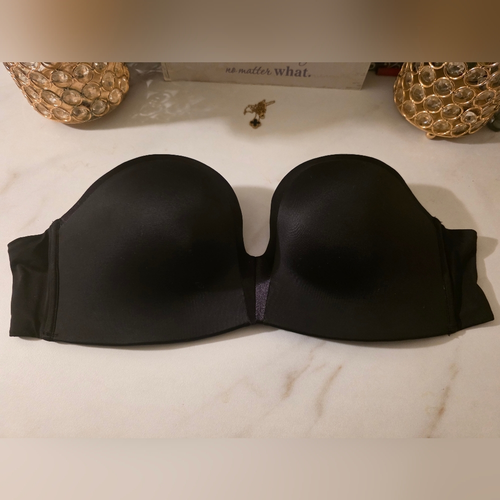 Elegant Black Strapless Bra